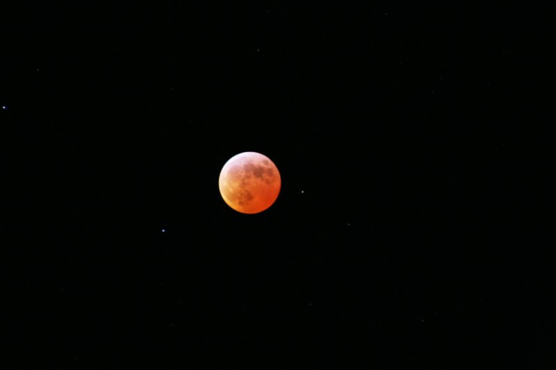 Monfinsternis01 03.03.07  0Uhr22.JPG